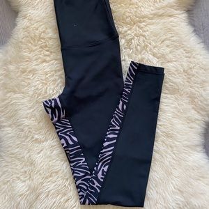 Beach riot black legging with zebra inner leg pane
